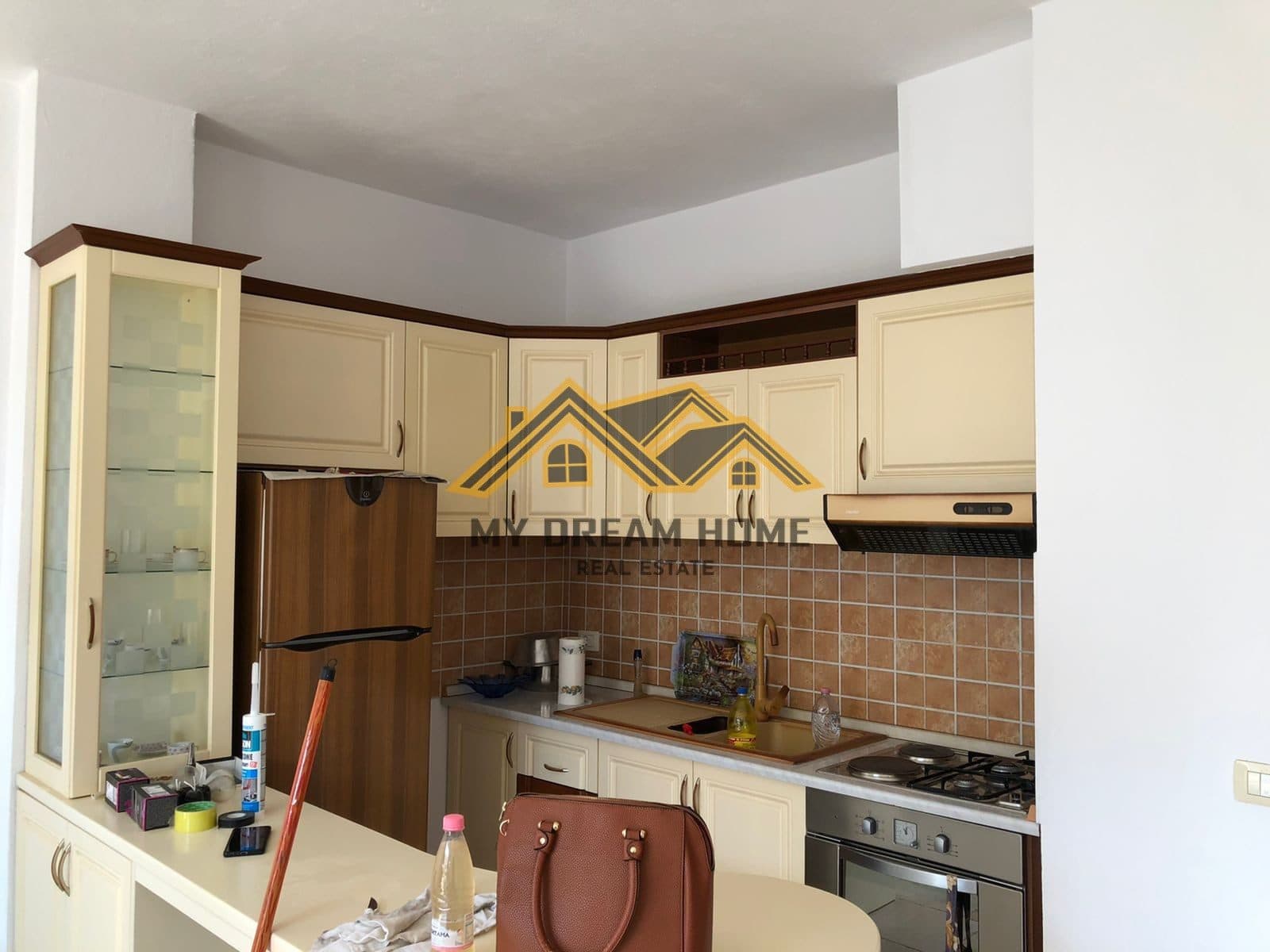 SHITET APARTAMENT 2+1 PLAZH ILIRIA ME PAMJE DETI 2