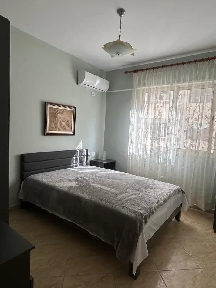 JEPET ME QIRA APARTAMENT 2+1 VIJE TE PARE ME PAMJE DETI 2