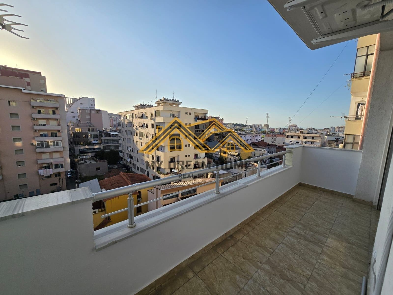 SHITET APARTAMENTI 1+1 AFER KAZAZIT DURRES! 3