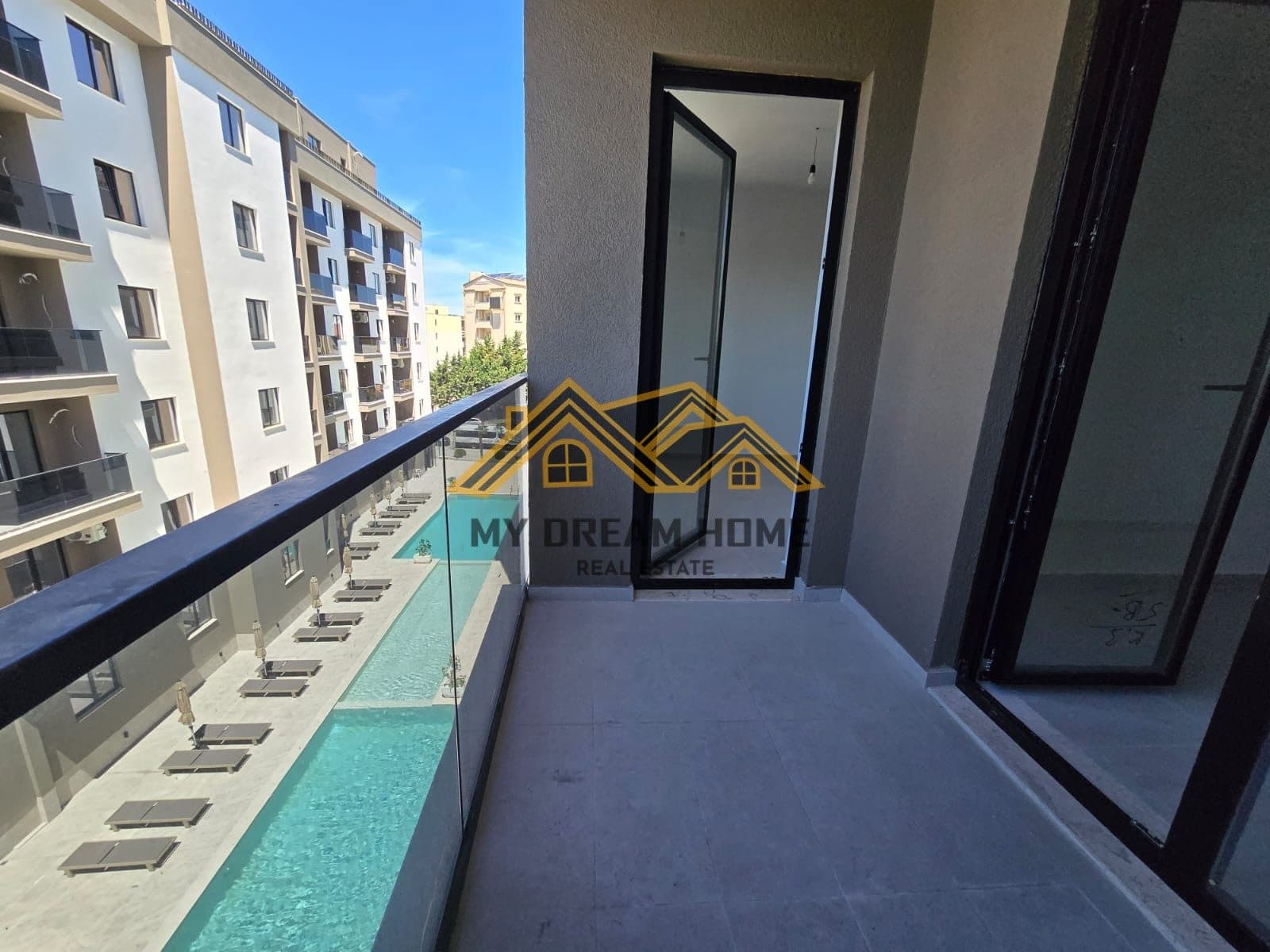 Apartament 1+1 Për Shitje tek Paja Residence me pamje pishine, Mali i Robit ! 3