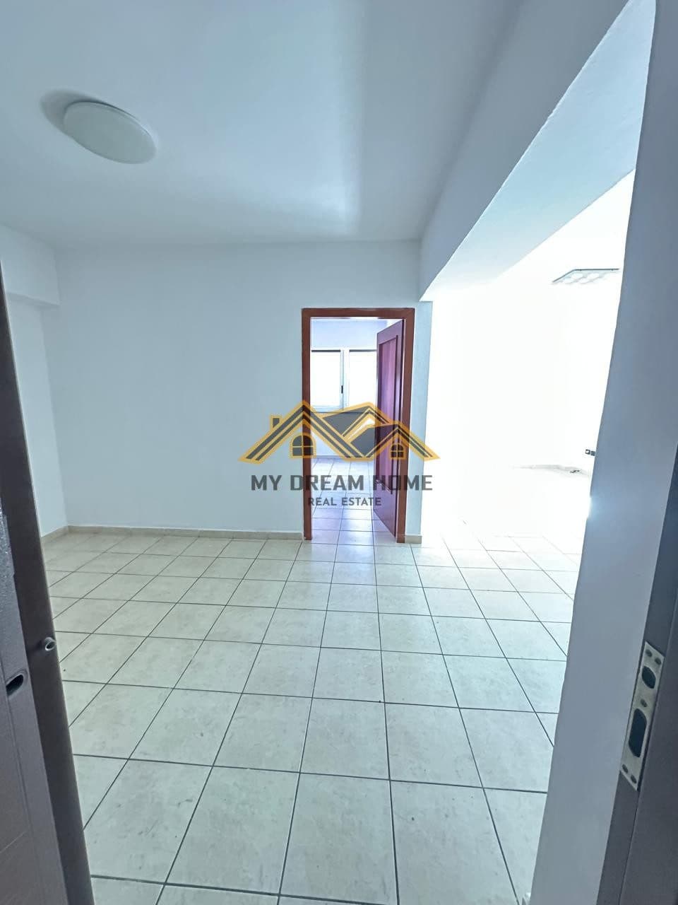 SHITET APARTAMENTI 1+1 QENDER DURRES! 2