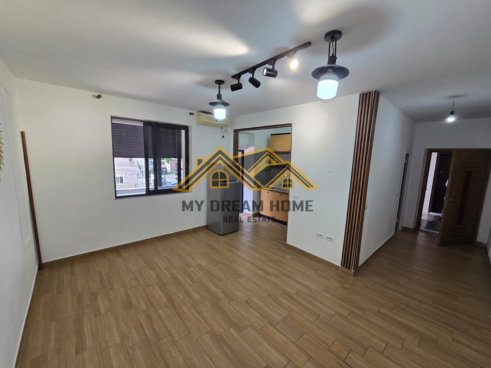 APARTAMENT 1+1 PRANE ZJARRFIKSES DURRES,PER SHITJE !