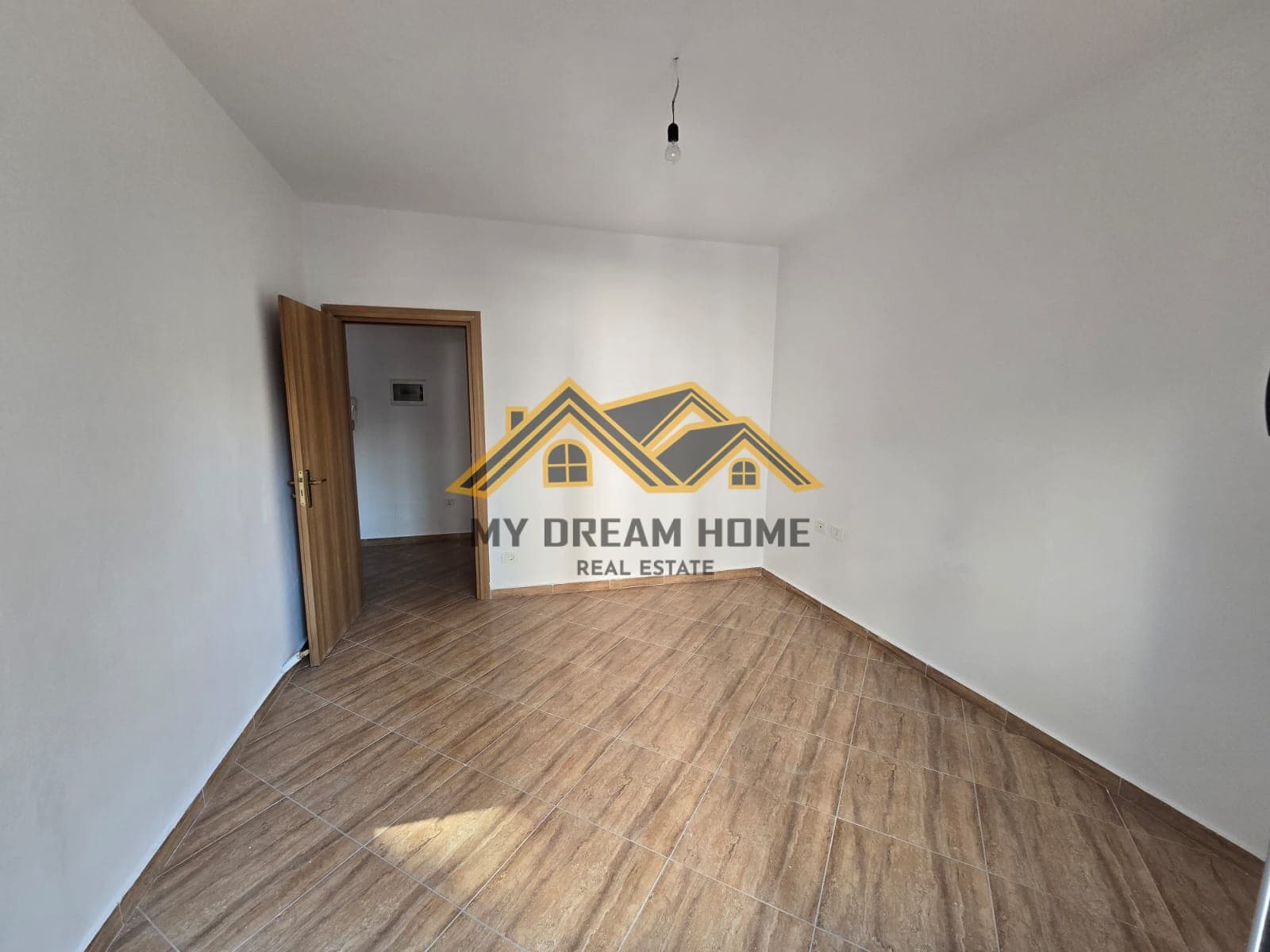 SHITET APARTAMENT 1+1 NE PLAZH DURRES! 3