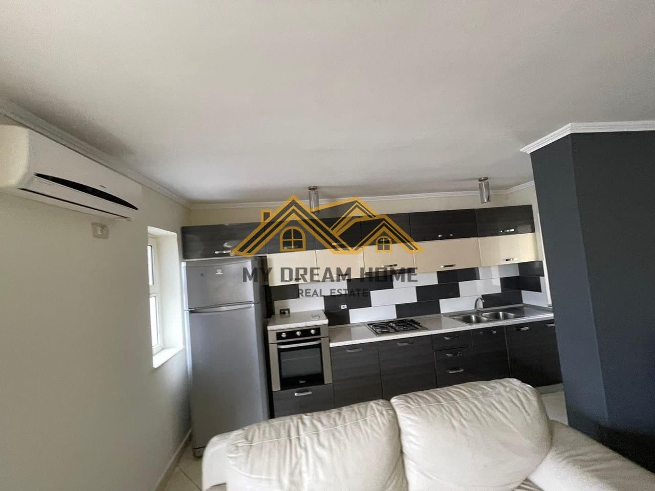 SHITET APARTAMENT 1+1 AFER KAZAZIT, DURRES 3