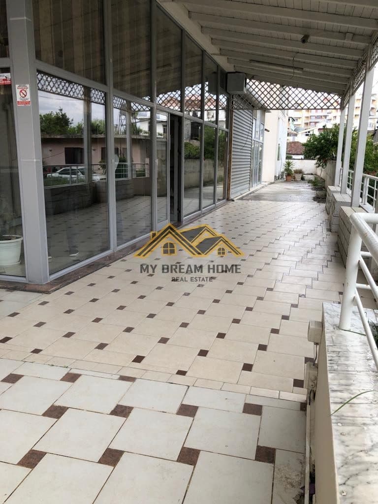 SHITET AMBIENT KOMERCIAL PLAZH DURRES