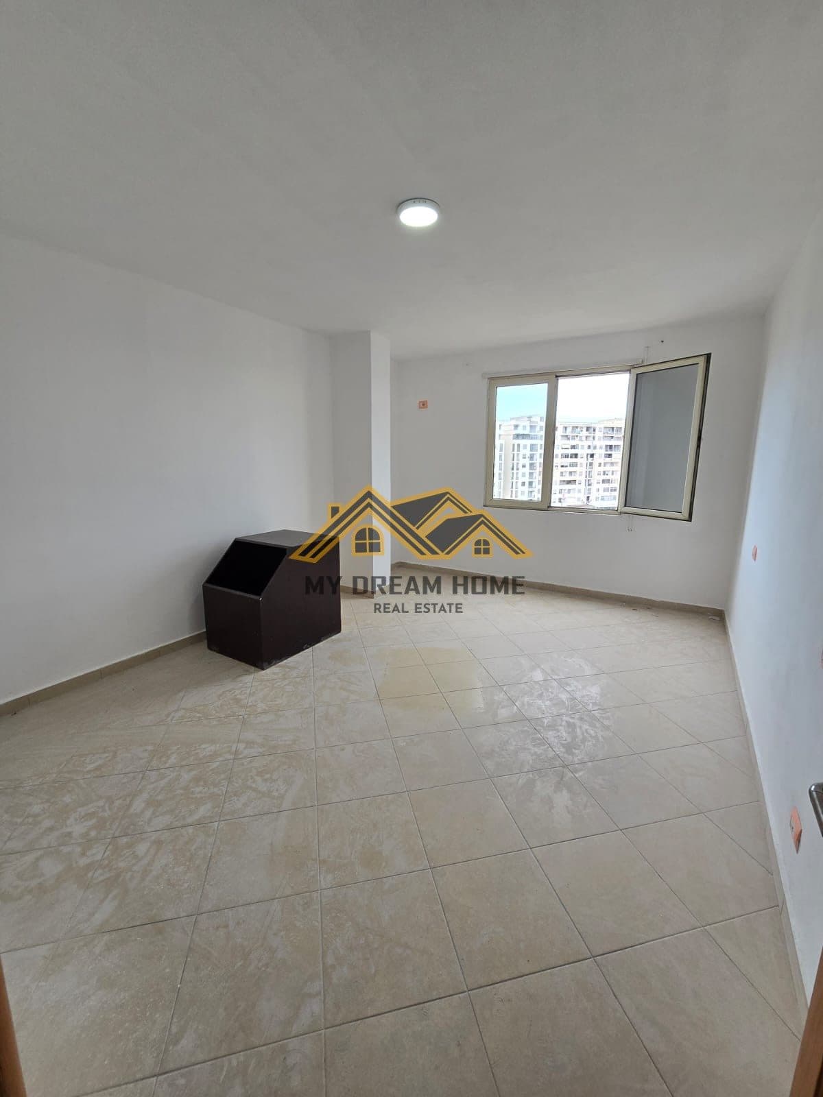 SHITET APARTAMENT 2+1+2 + VERAND TEK ZONA E TREGUT INDUSTRIAL DURRES! 4