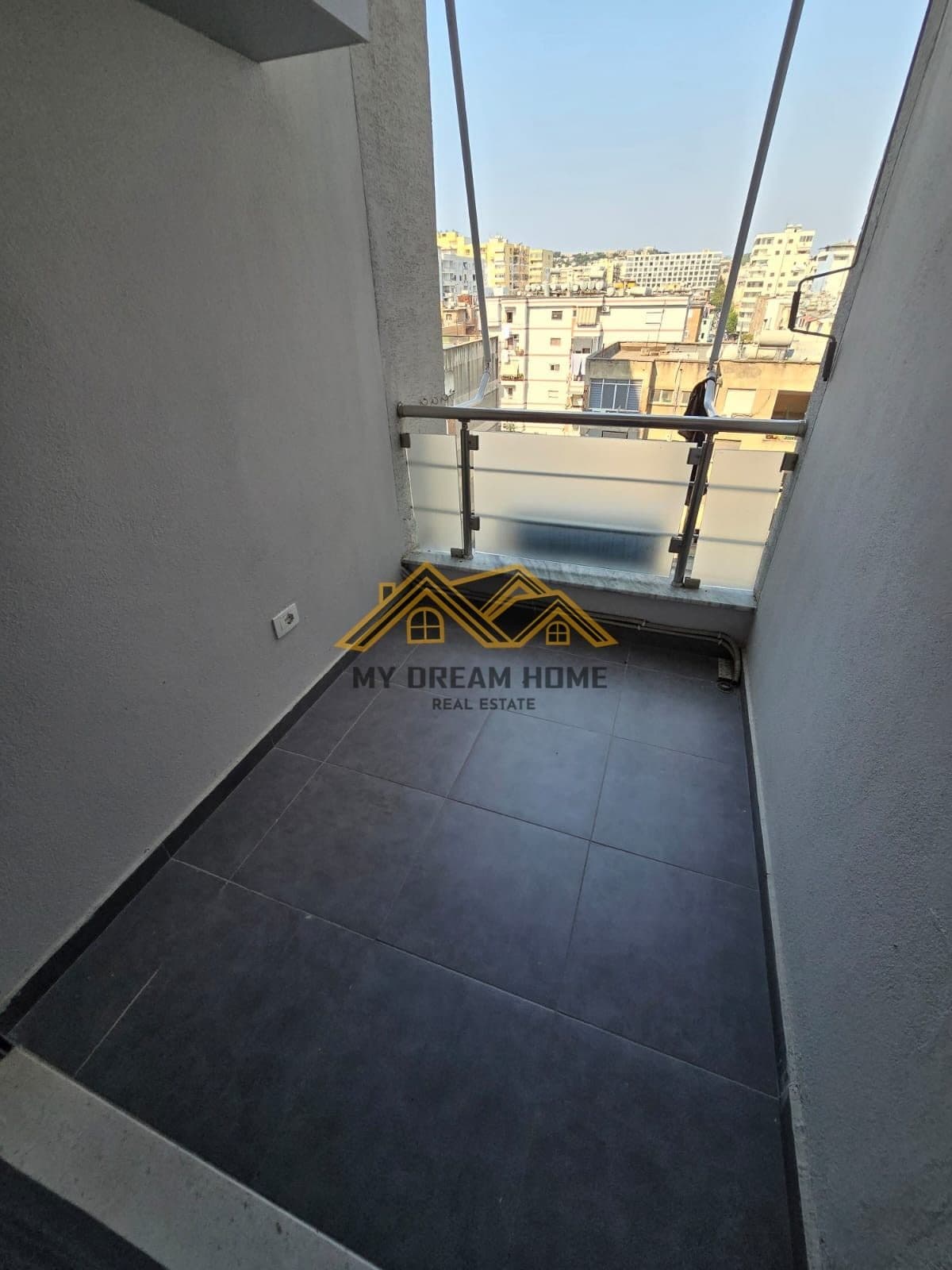 SHITET SUPER APARTAMENT 2+1+ GARAZHD DURRES 3
