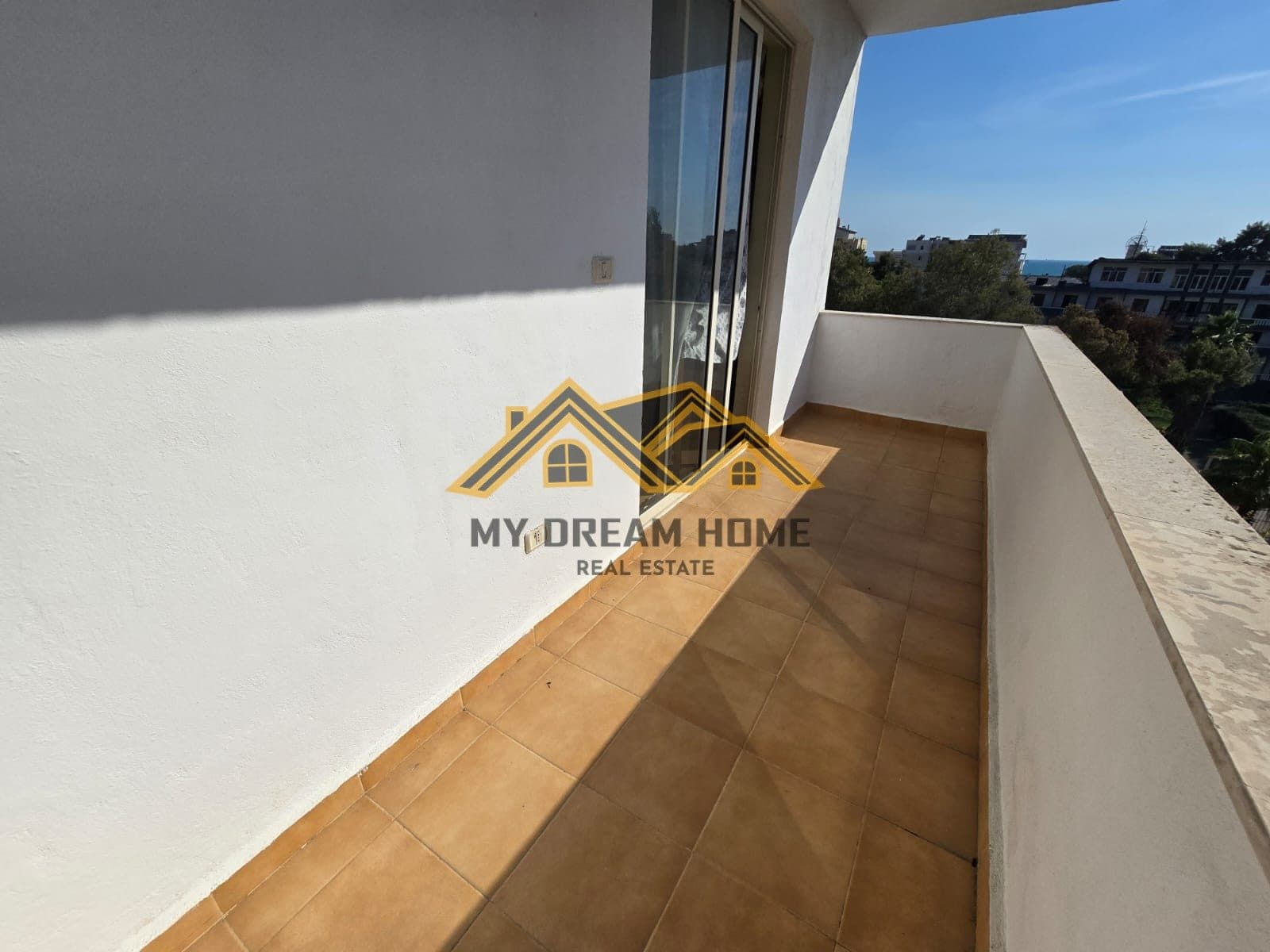 SHITET APARTAMENT 1+1 NE PLAZH DURRES! 2