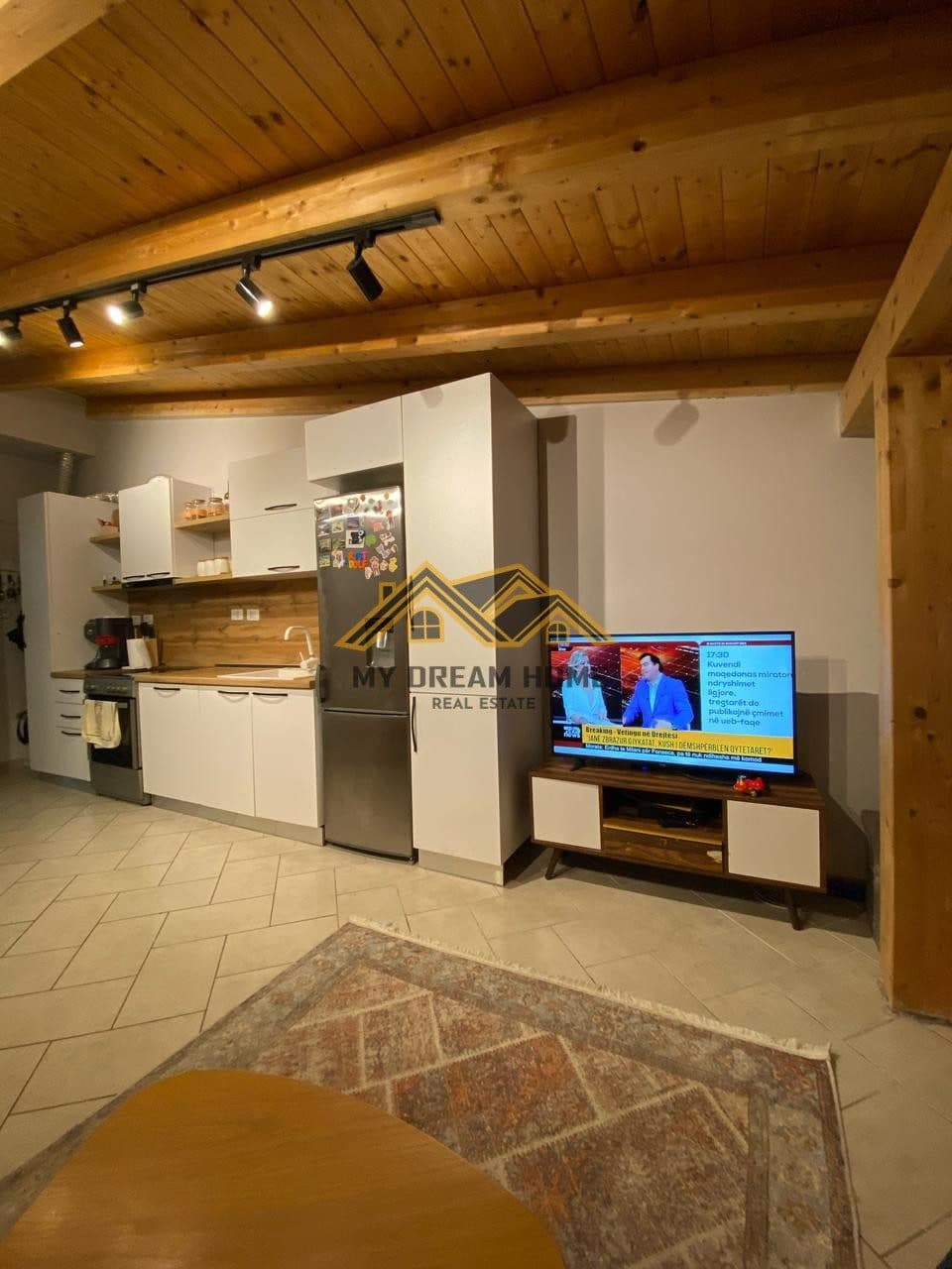 SHITET APARTAMENT 2+1 PRAN SHKOLLES ITALIANE DURRES! 3