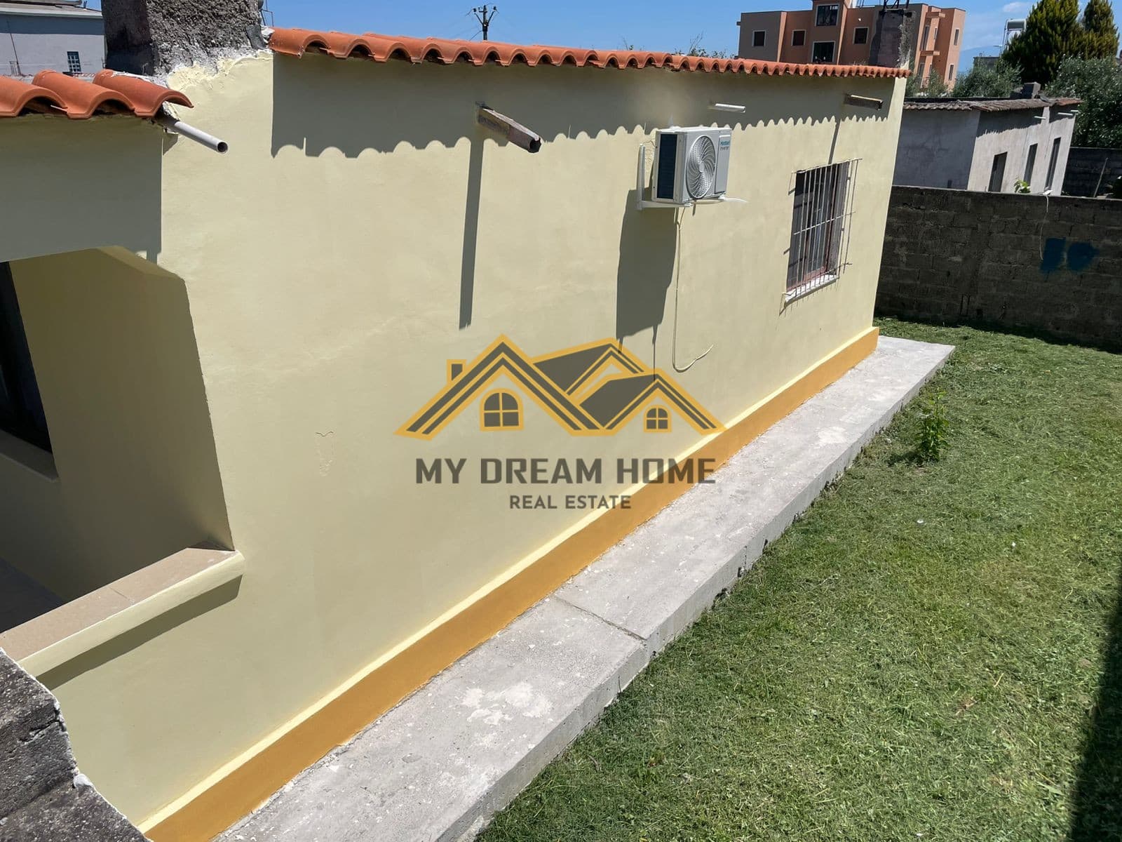 JEPET ME QERA SHTEPI PRIVATE NE PORTO ROMANO