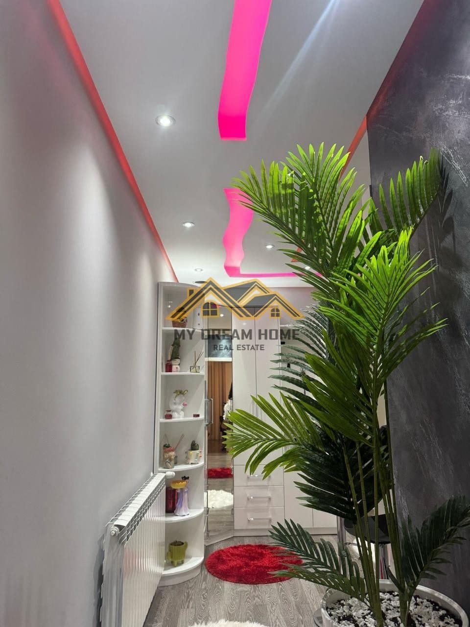 Shitet Super apartament 3+1+Garazhd i investuar, Qender Durres. 2