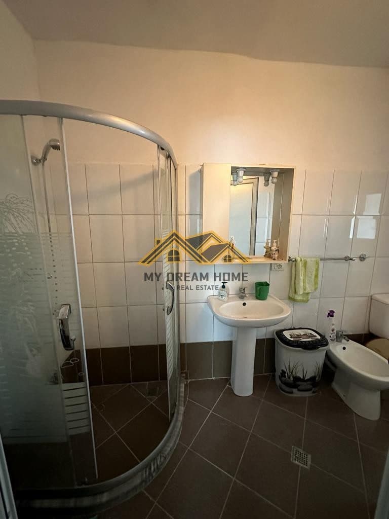 SHITET APARTAMENT 2+1 PRAN SPITALIT DURRES! 2
