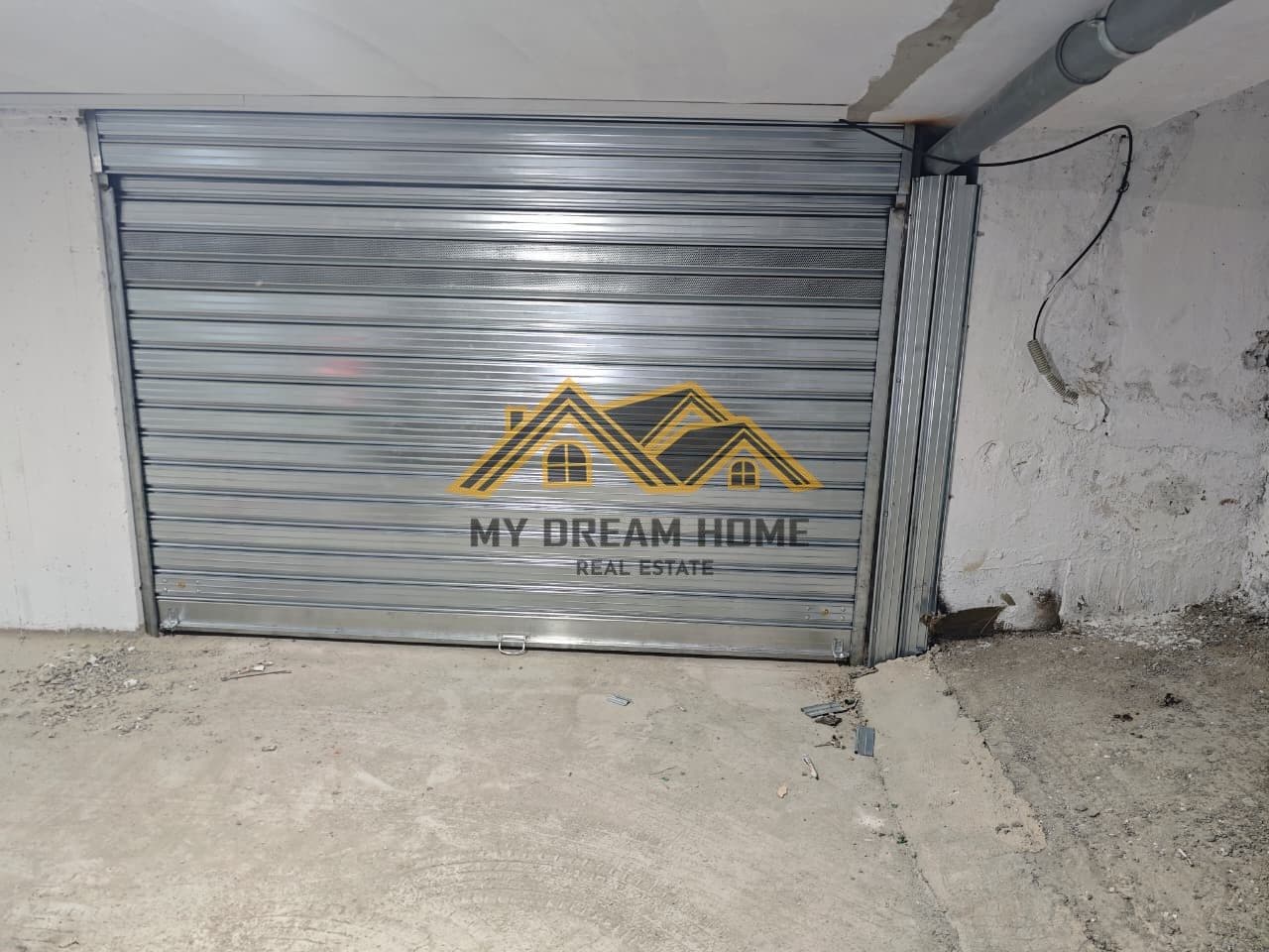 GARAZH TEK MARKATA NE DURRES, PER SHITJE !