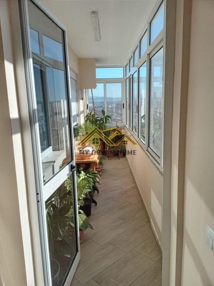 SHITET APARTAMENT 3+1 ME PAMJE NGA QYTETI 3