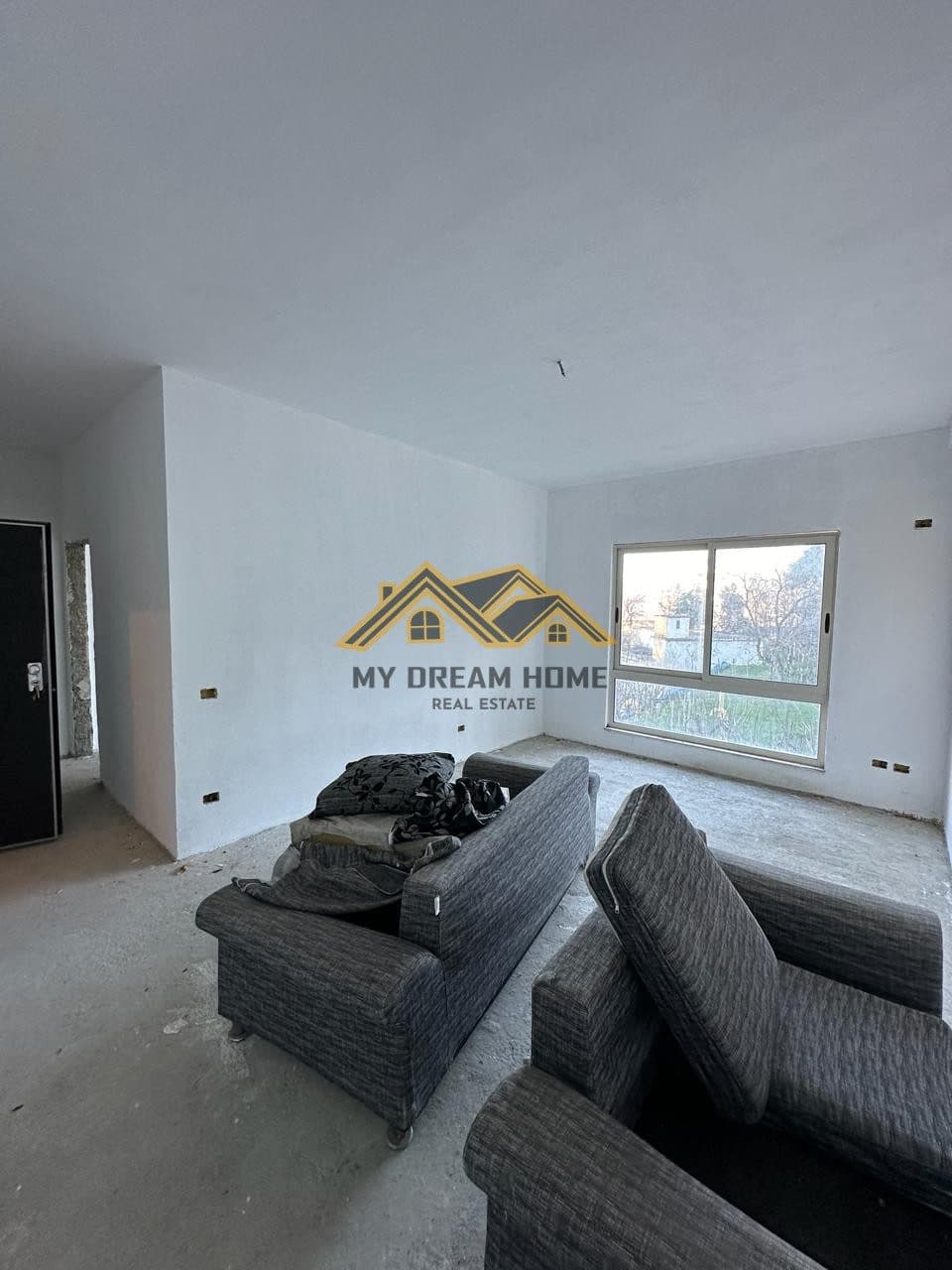 SHESIM APARTAMENT 1+1 TEK VILA E ZOGUT!
