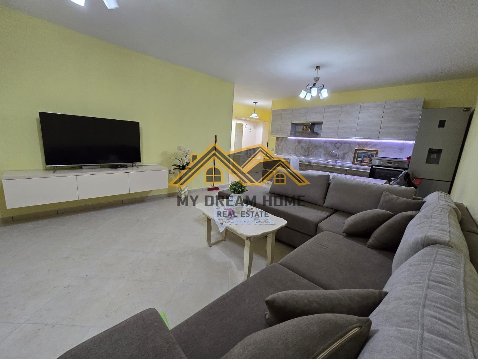 SHITET APARTAMENT 1+1 DURRES !