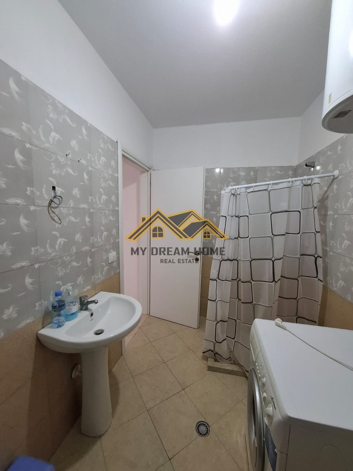 SHITET APARTAMENT 1+1 TEK RROTA E KUQE PLAZH DURRES! 4