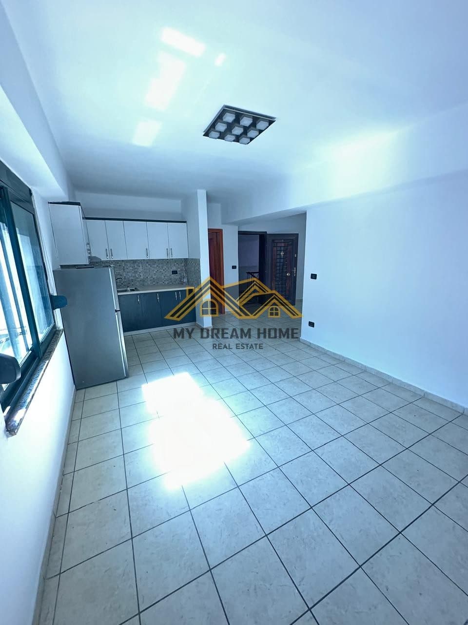 SHITET APARTAMENTI 1+1 QENDER DURRES! 3