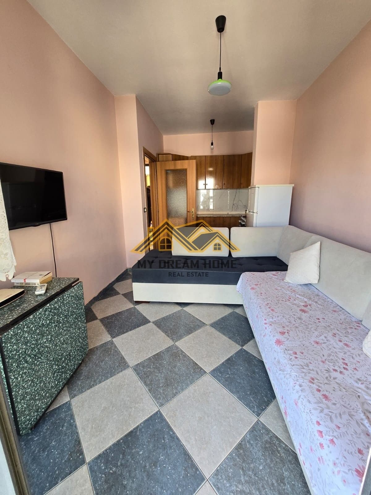 Shitet, Apartament 1+1, Plazh,, Durres
