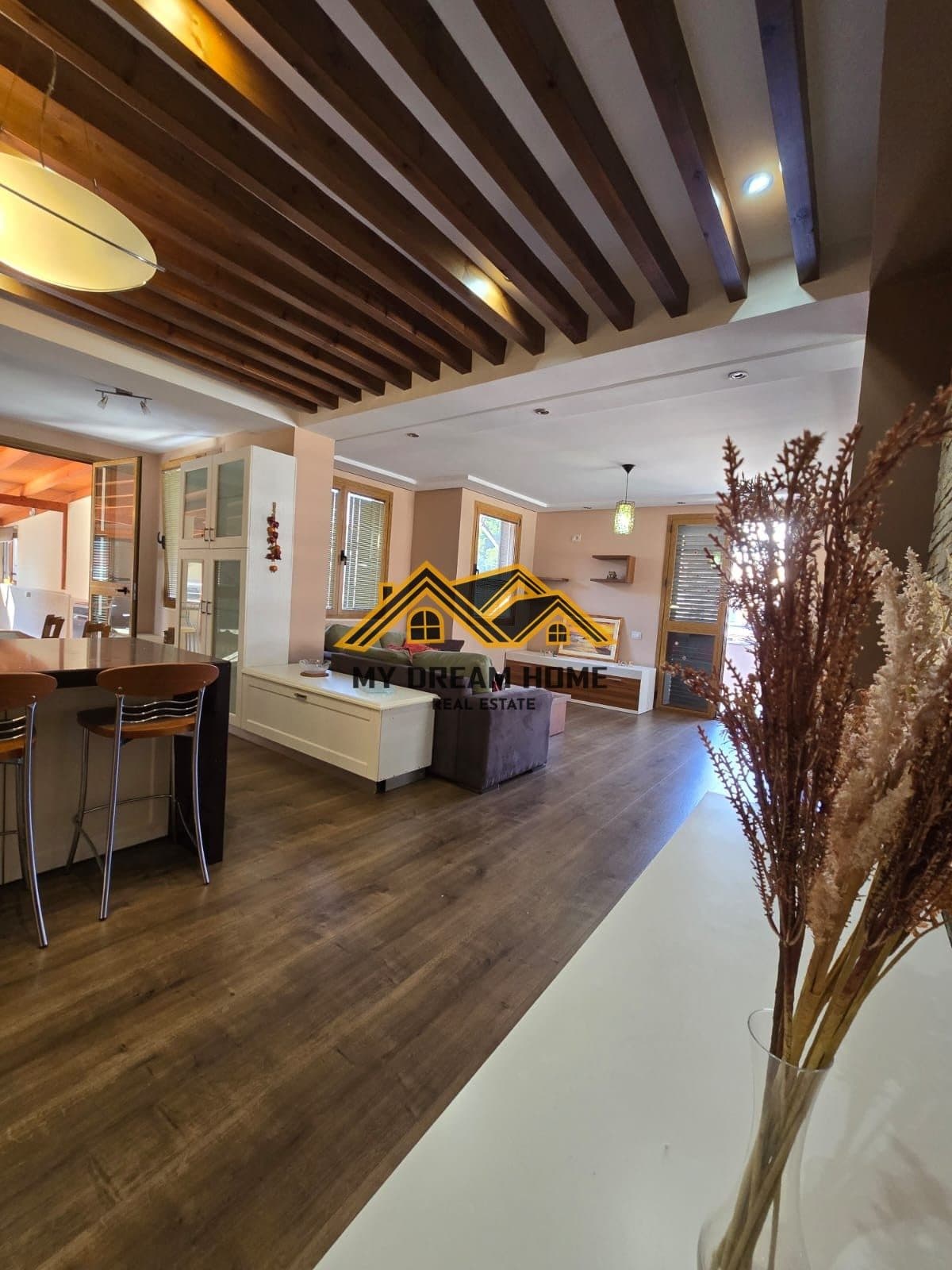 PENTHOUSE 3+1+2 +DEPO+VERANDE, ME PAMJE DETI, NE VOLLGA DURRES, PER QIRA!
