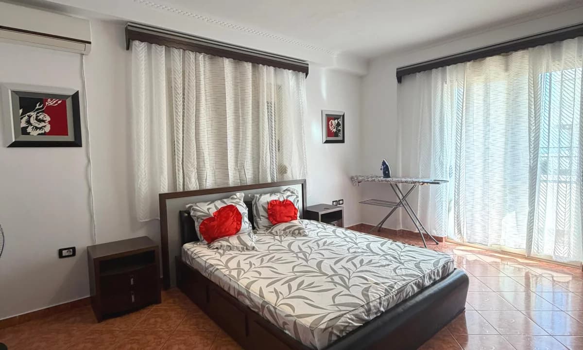 Jepet me qera, Apartament 2+1, Perballe Hotel Florida – Plazh, Durres