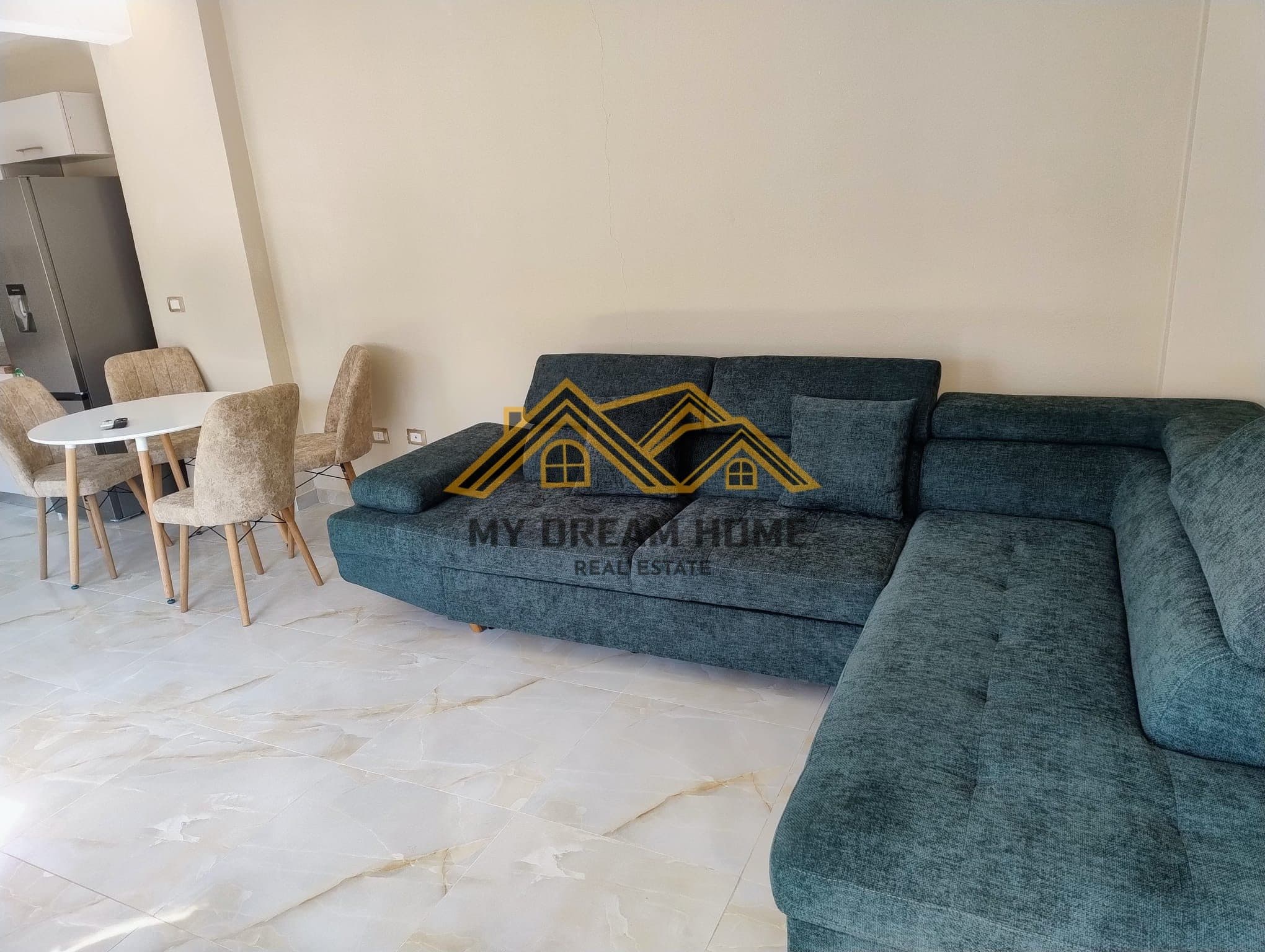 JEPET ME QERA APARTAMENT 1+1 AFER MUZEUMIT DURRES 3