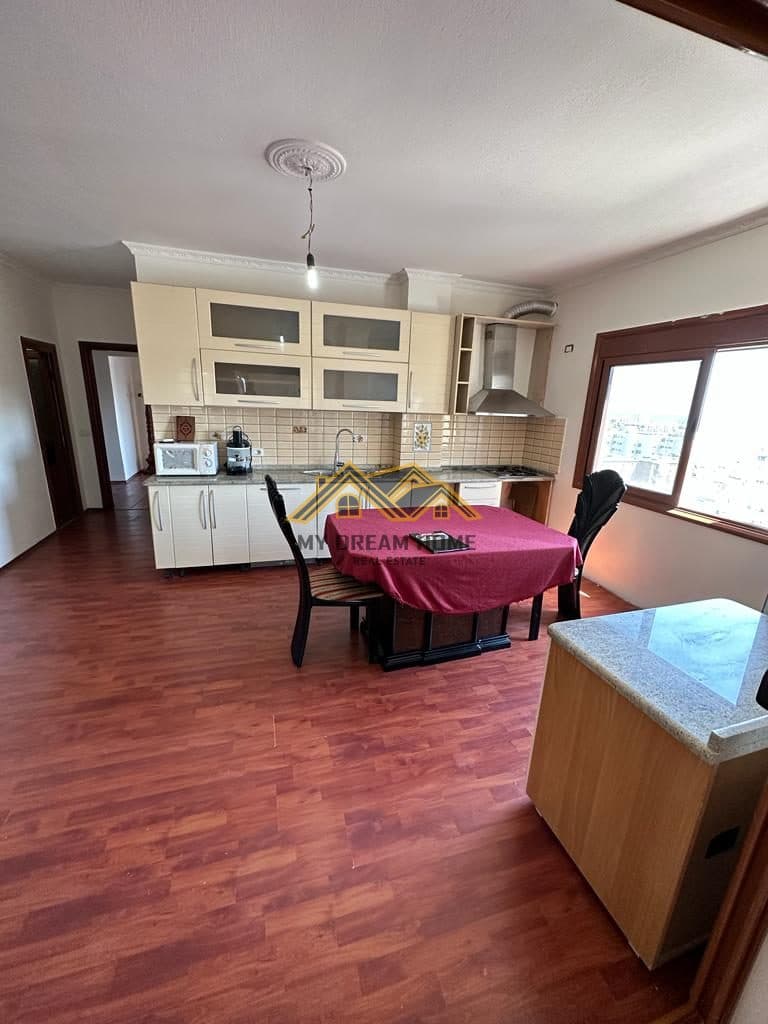 SHITET APARTAMENT 3+1+2 TEK TREGU I VOGEL!