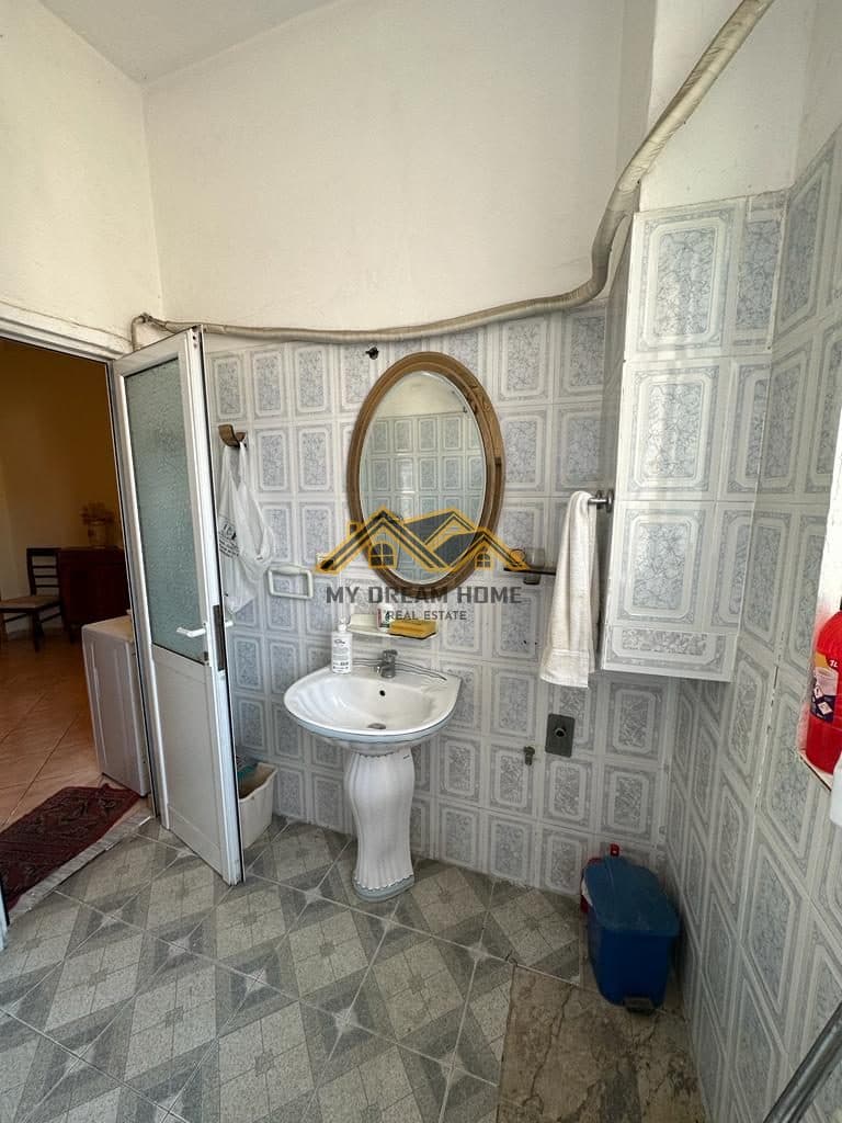 SHITET APARTAMENT 2+1 NE QENDER TE DURRESIT! 4