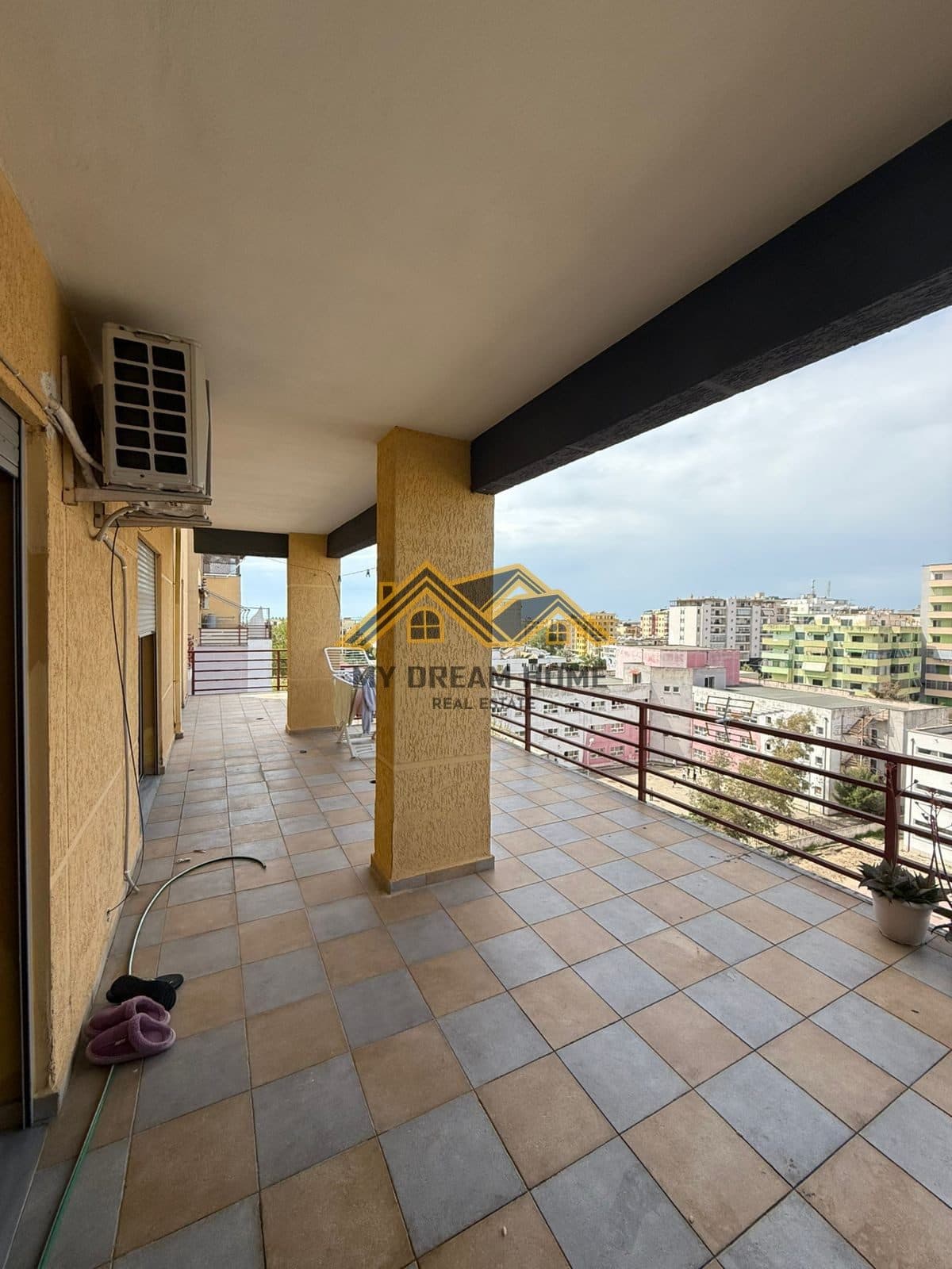 SHITET SUPER APARTAMENT 2+1+2 VERAND TEK KOMPLEKSI EKA NE PLAZH!