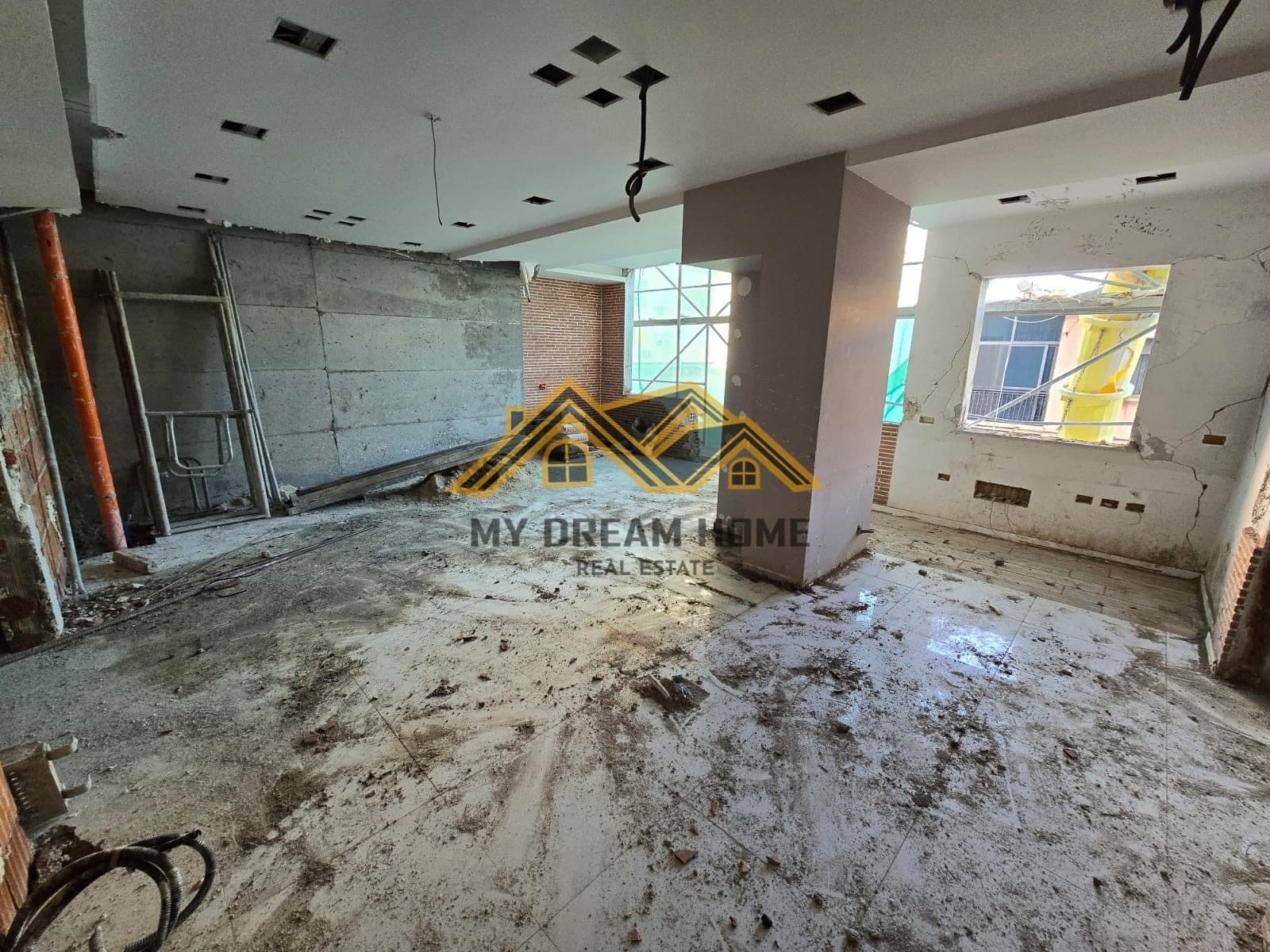 SHITET APARTAMENT 3+1 TEK TREGU I VOGEL DURRES! 3