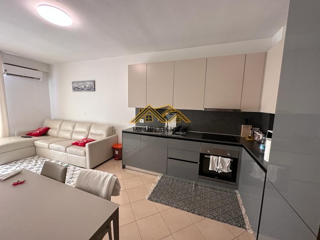 SHITET APARTAMENT 2+1 NE QENDER TE DURRES!