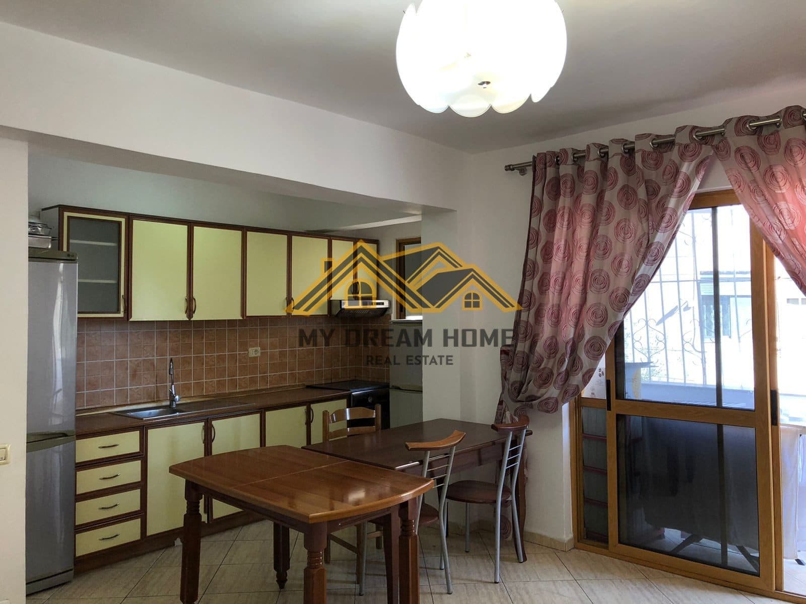 SHITET APARTAMENT 2+1 QENDER DURRESIT
