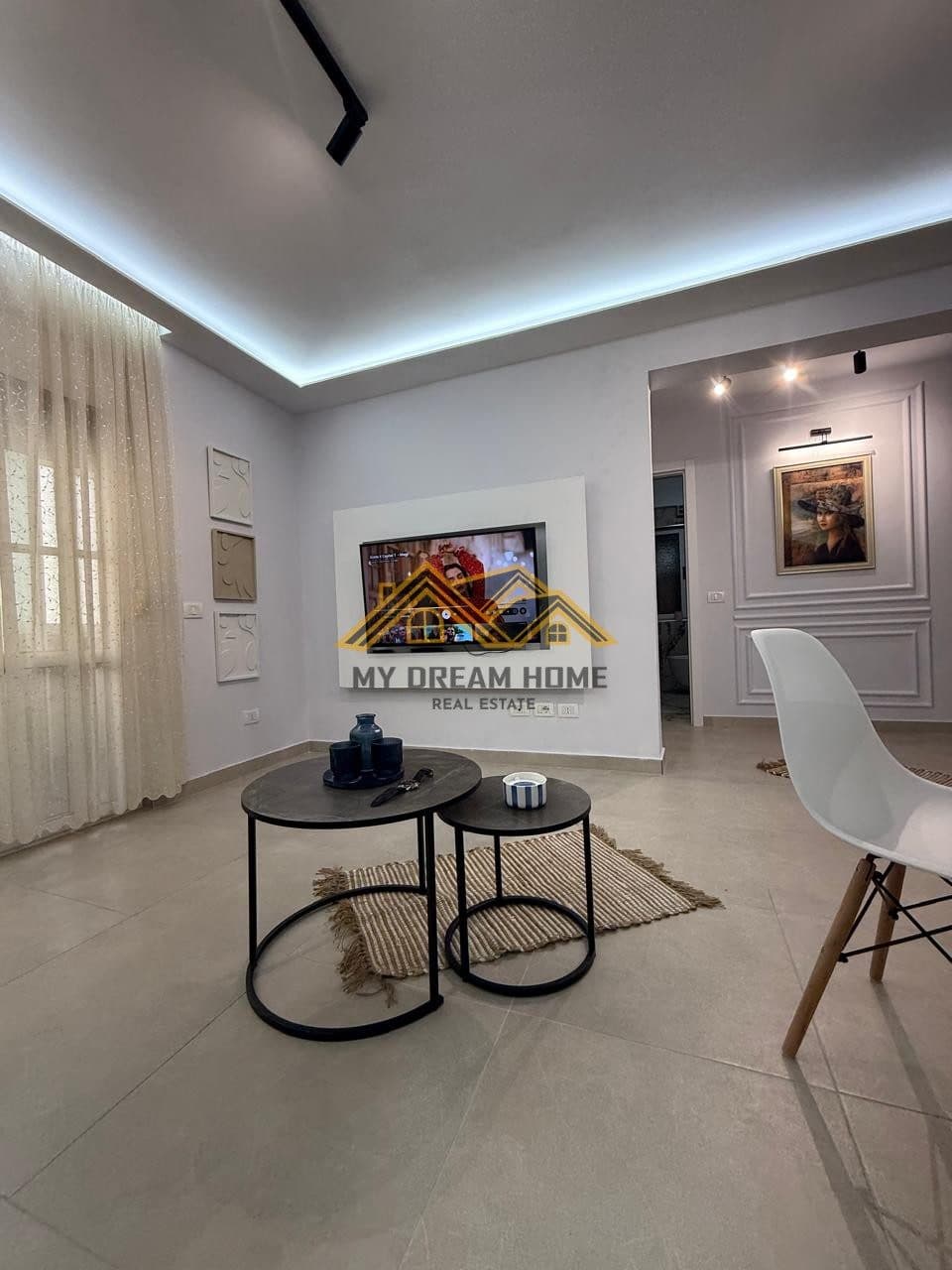 Shitet Apartament tek Shkembi i Kavajes me pamje deti vija e pare ! 4