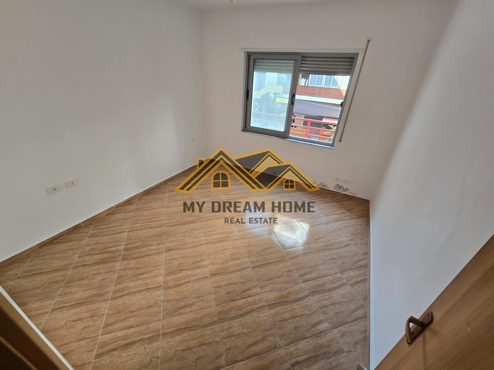 SHITET APARTAMENT 1+1 NE PLAZH DURRES! 2
