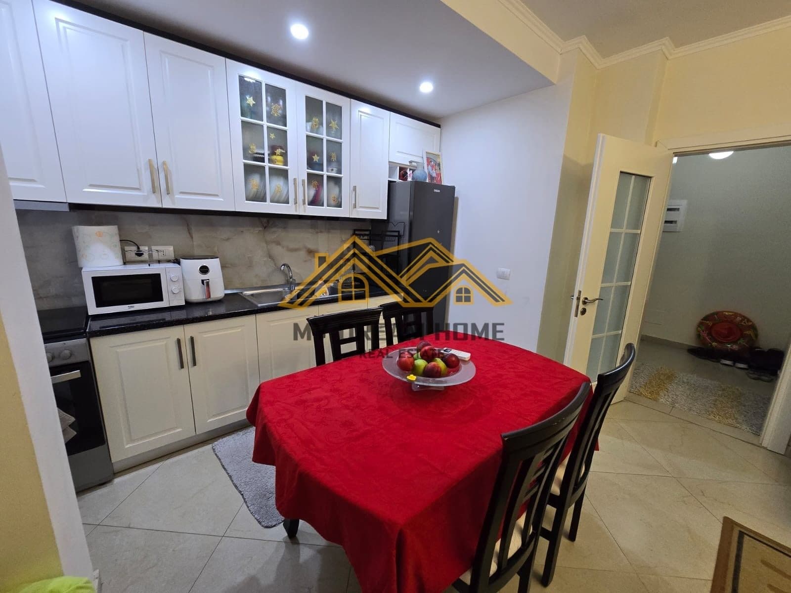 SHITET APARTAMENT 1+1+2B TEK RROTA E KUQE 4