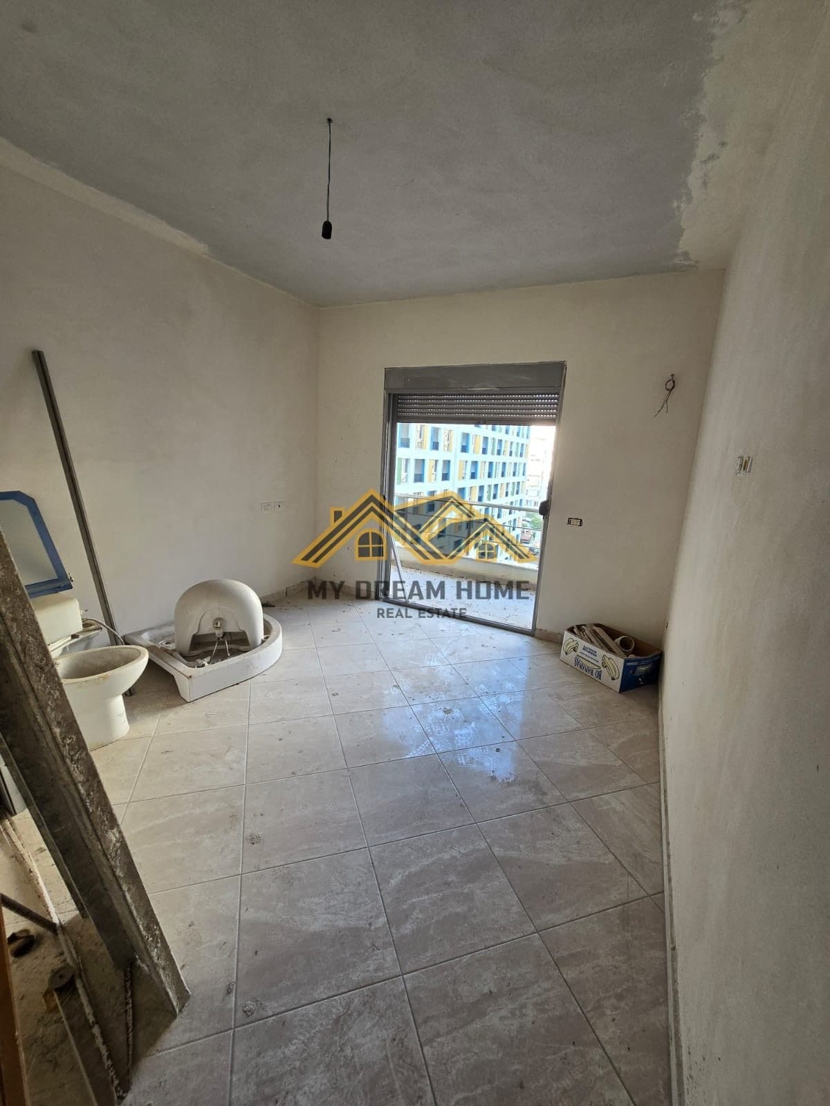 SHITET APARTAMENT 1+1 TEK KOMPLEKS JEDAS QENDER DURRES 4