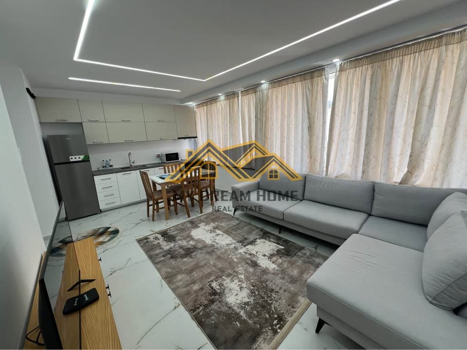 APARTAMENT 1+1 NE QENDER DURRES, PER SHITJE!
