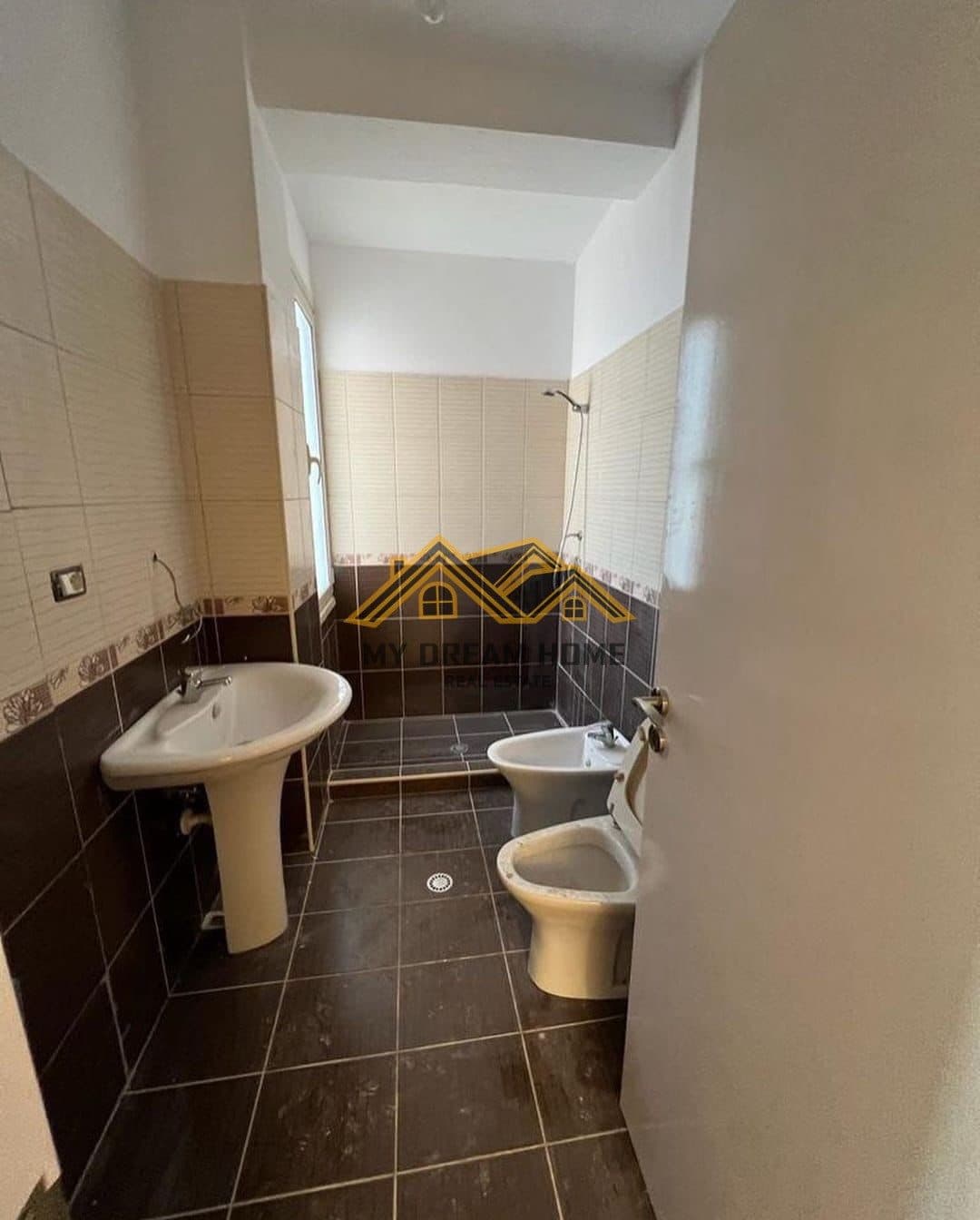 SHITET APARTAMENT 1+1 PISHAT E BUTA GOLEM 2