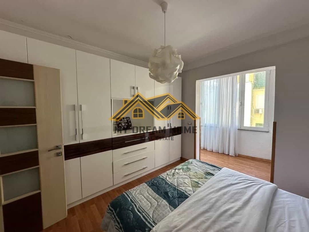 Shitet Apartament tek Shkembi i Kavajes me pamje deti vija e pare ! 2