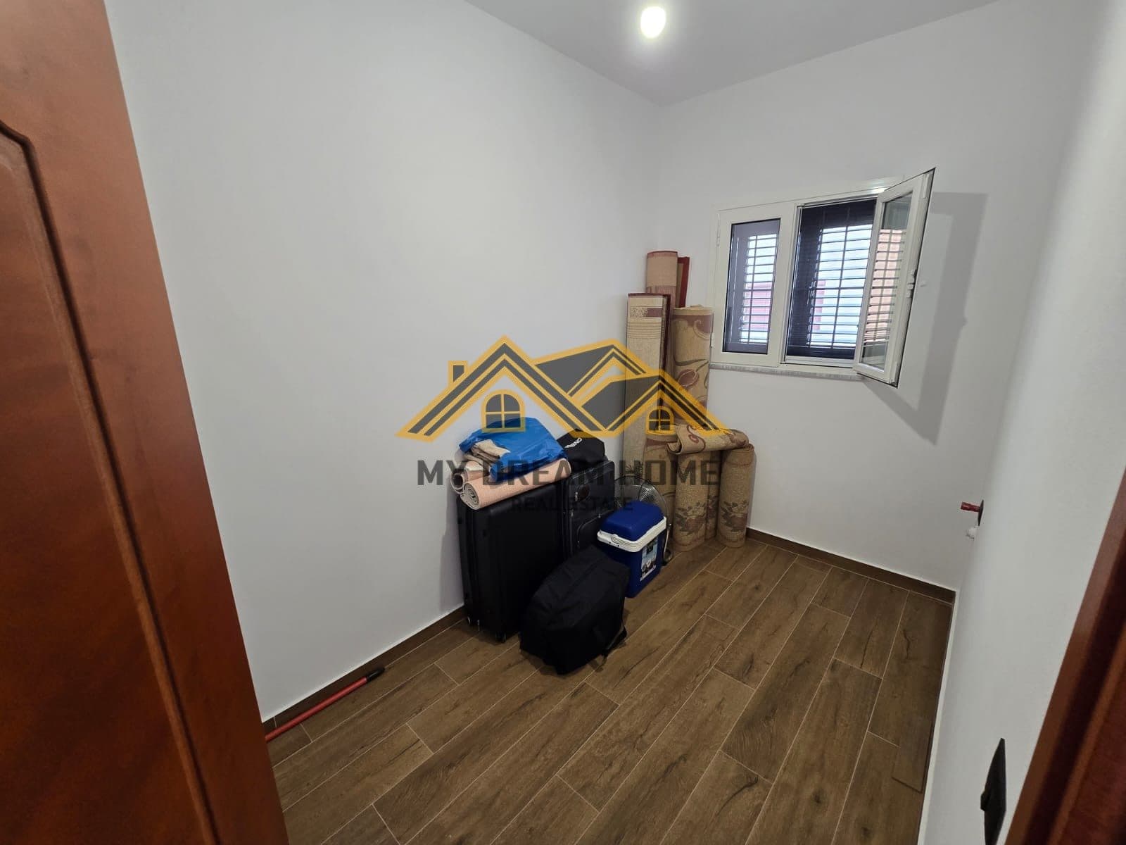 JEPET ME QIRA – APARTAMENT 2+1 , prane kompleksit Kasa 4