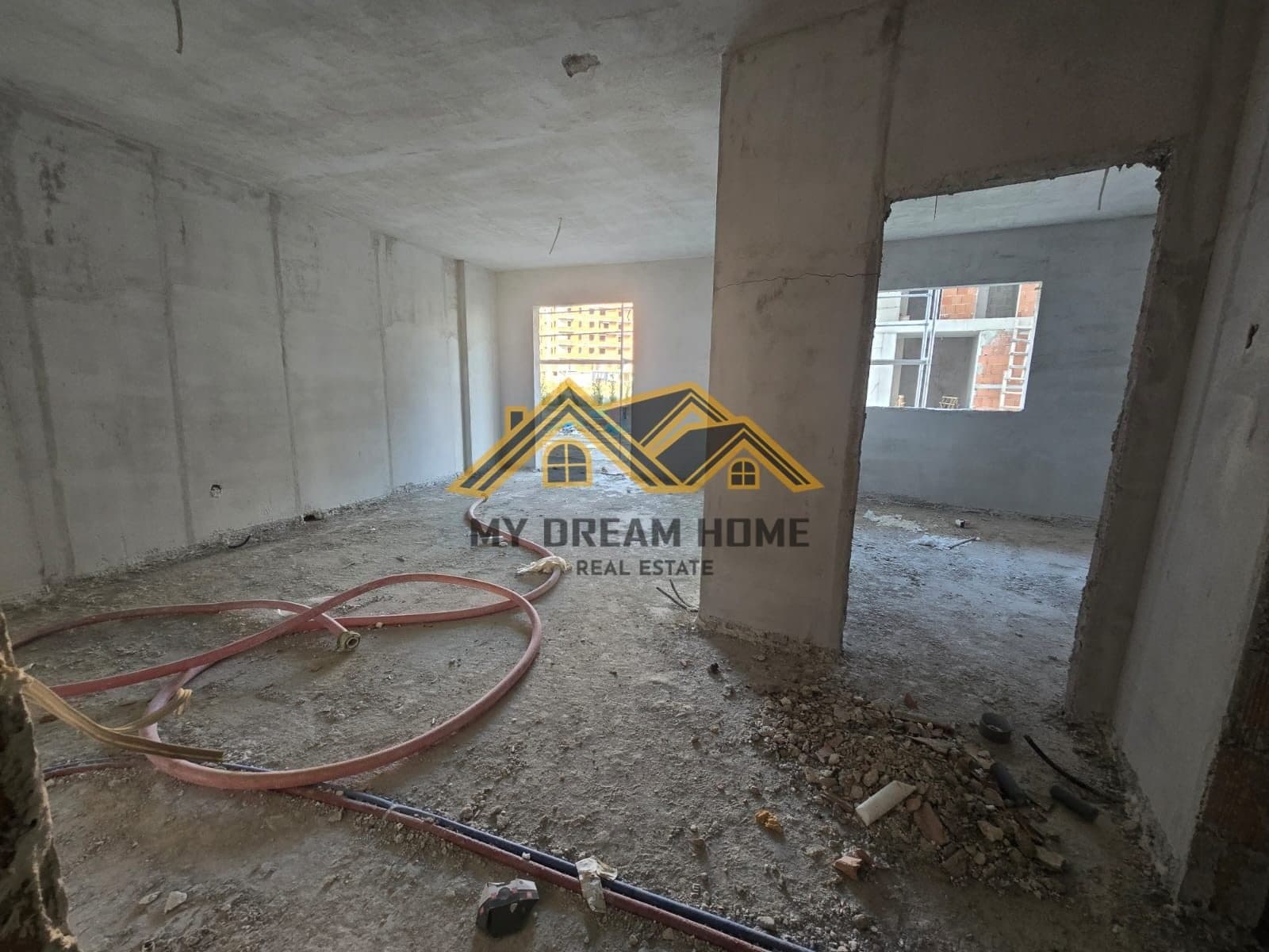 SHITET APARTAMENT 1+1 ME OBORR NE REZIDENCEN E RE NE ,GOLEM!