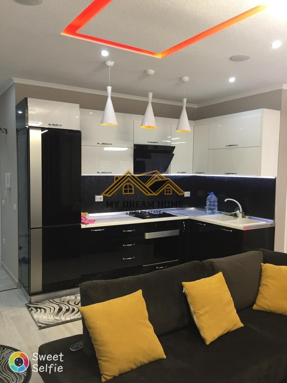 SHITET APARTAMENT 2+1 KOPLEKSI JEDAS QENDER DURRES