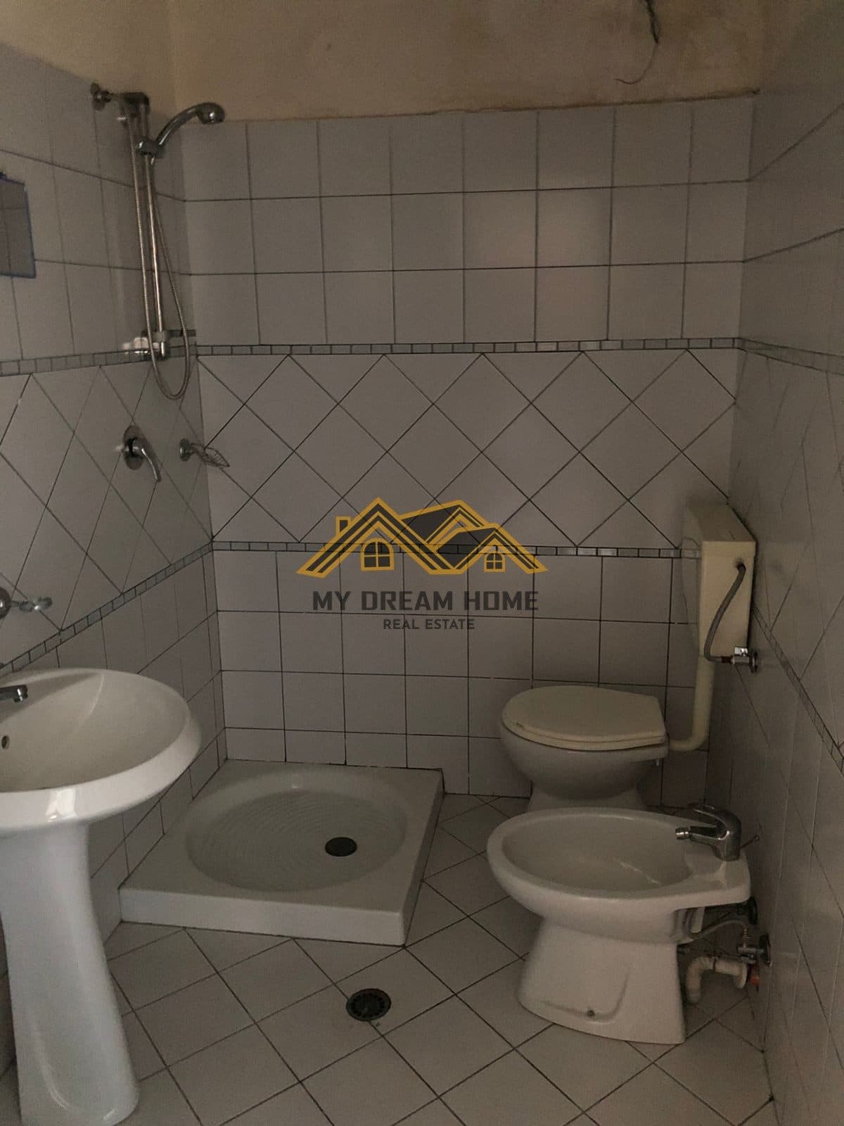 SHITET APARTAMENT 1+1 PLAZH ILIRIA 3