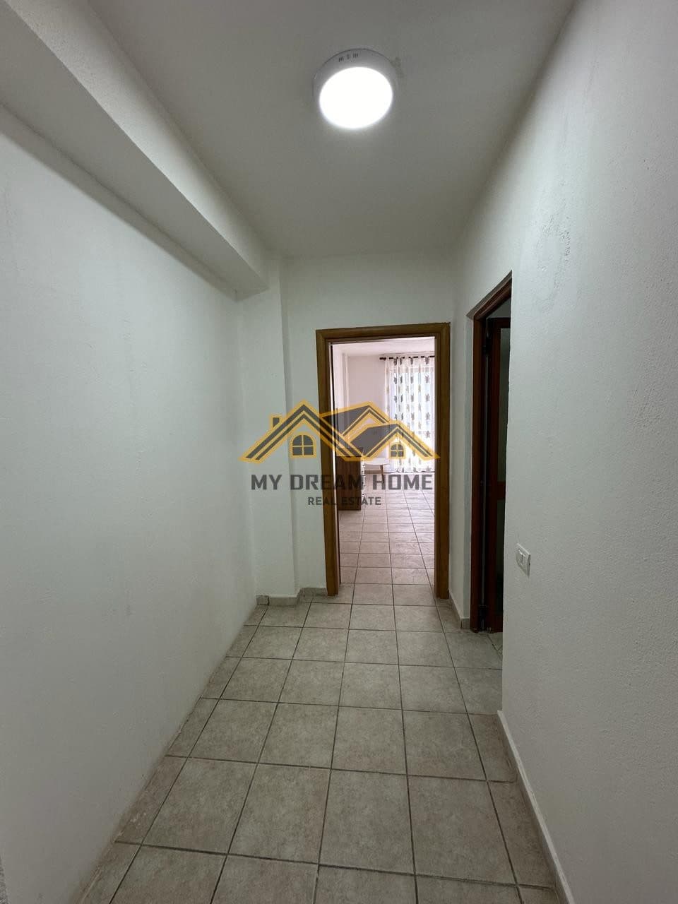 SHITET APARTAMENT 1+1 TEK SHKOLLA BAJRAM CURRI PLAZH,DURRES! 3