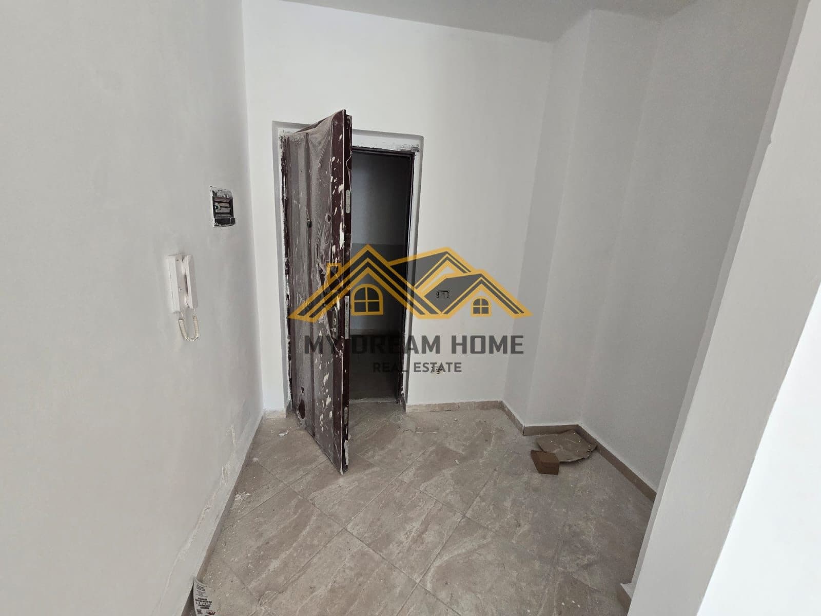 SHITET APARTAMENT 1+1 TEK STACIONI TRENIT 3