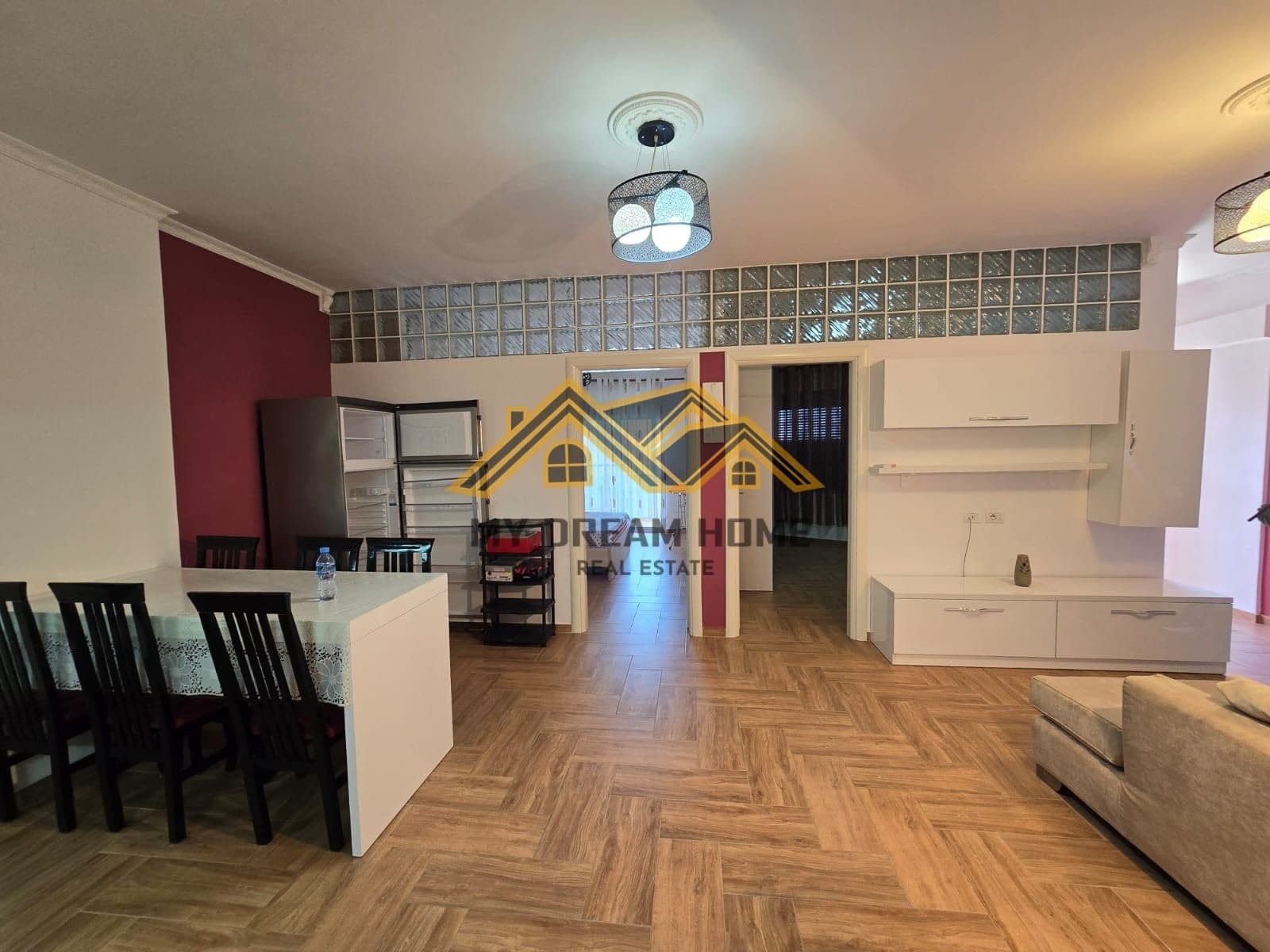 SHITET APARTAMENT 2+1 QENDER DURRES ME PAMJE DETI! 4
