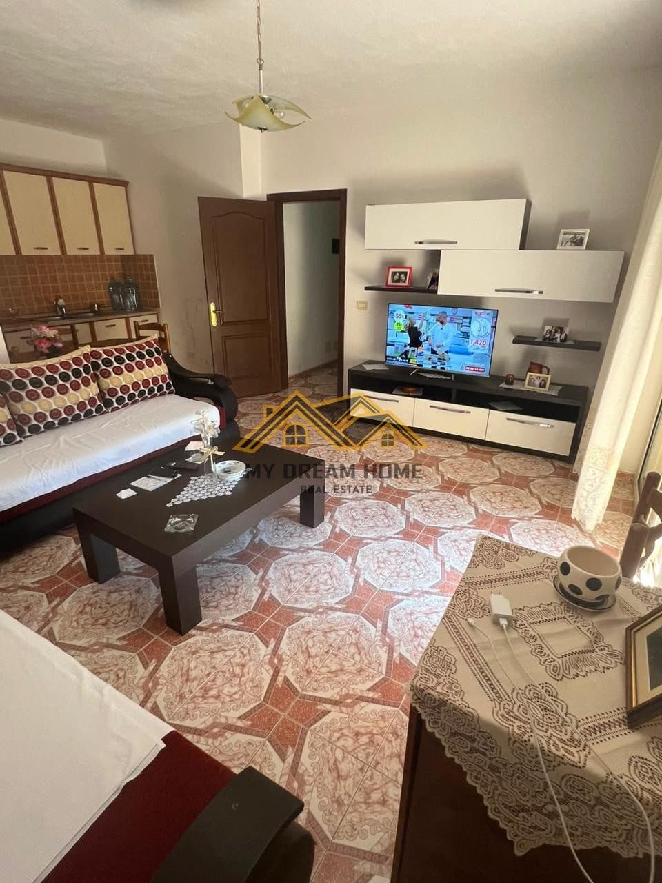 SHITET APARTAMENT 1+1 NE QENDER TE DURRESIT PRAN GJYKATES! 3
