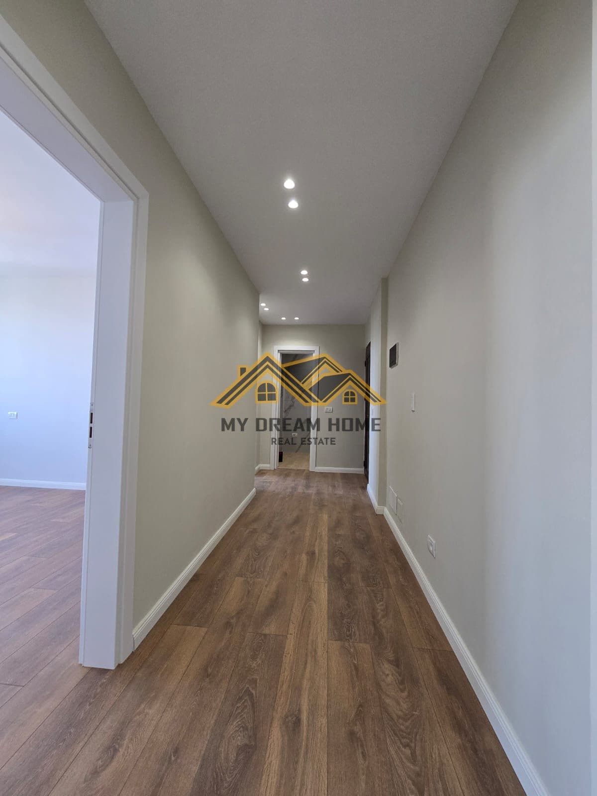 APARTAMENT 2+1 NE PLAZH HEKURUDHA , PER SHITJE ! 2