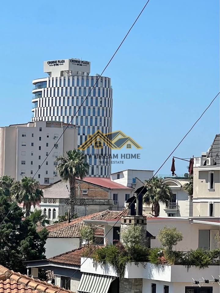 APARTAMENT 1+1 NE QENDER DURRES, PER SHITJE!