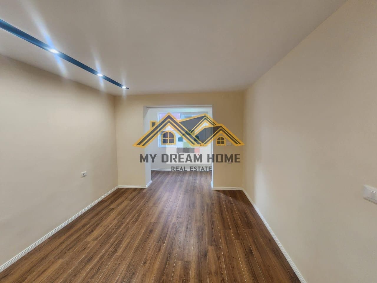 SHITET APARTAMENT 2+1 PRANE STADIUMIT(VALA PARK) 2